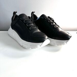 J/Slides NYC Knockout Leather Sneakers Size 10